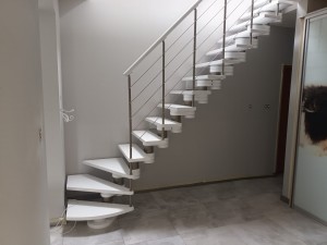  Schody dřevěné DUDA model Moreno 250 06 L-90 13 prvků 