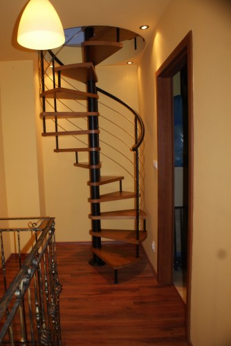 L1.JPG